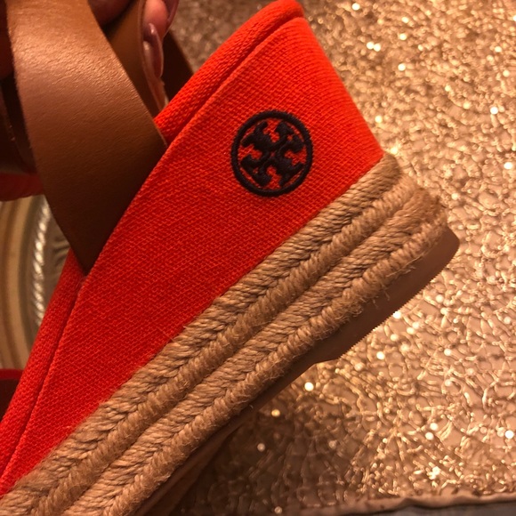 Tory Burch - Picture 4 of 8